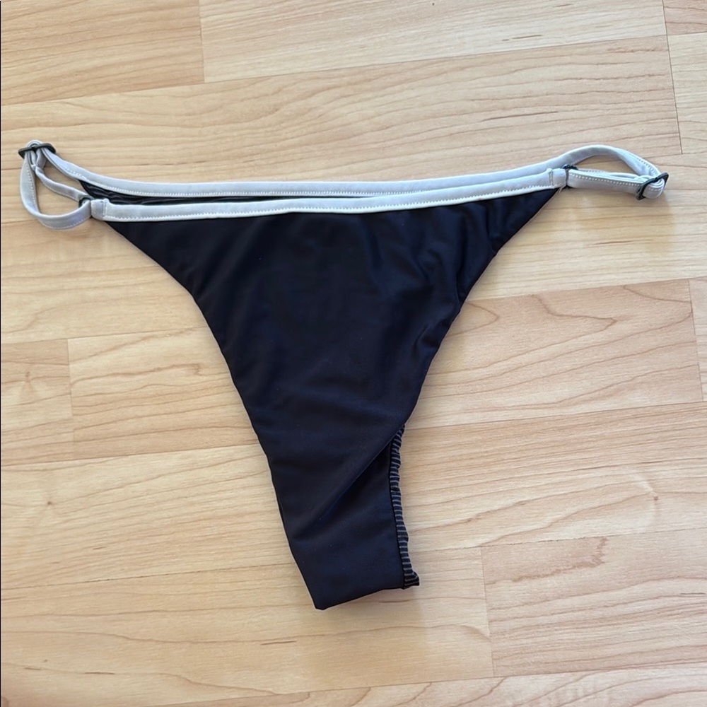 ACACIA RELLE PIPED BOTTOMS